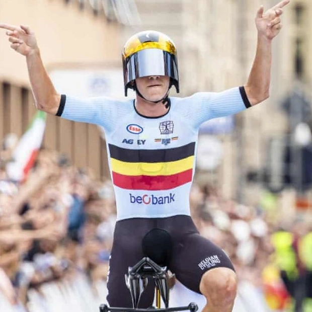 Remco Evenepoel Defends World Time Trial Title in Zurich