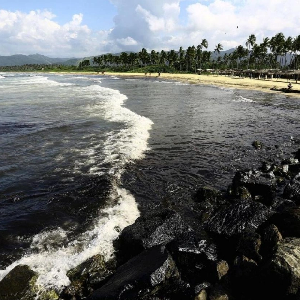 Oil Spill Impacts Beaches and Fishing in Venezuela's Northwestern Coast