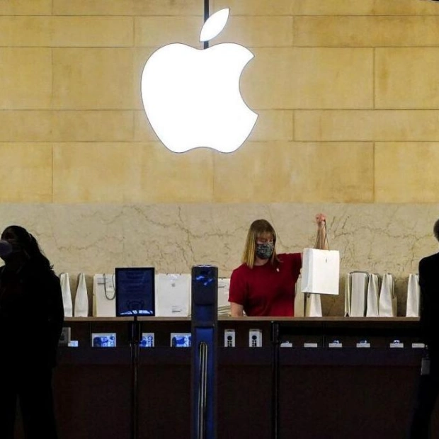 U.S. Labor Board Accuses Apple of Violating Employee Rights