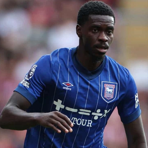 Ipswich Defender Tuanzebe Faces Extended Injury Layoff