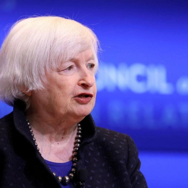 Yellen: No Threat to Dollar's Reserve Status