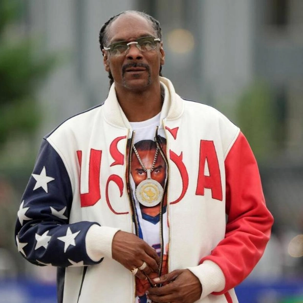 Snoop Dogg to Carry Olympic Flame in Paris Pre-Opening Ceremony