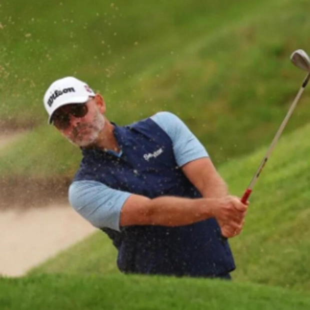 Paul Waring Leads Abu Dhabi HSBC Championship