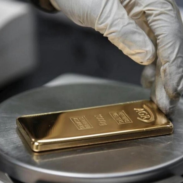 Gold Prices Surge on US Rate Cut Expectations and Global Market Trends