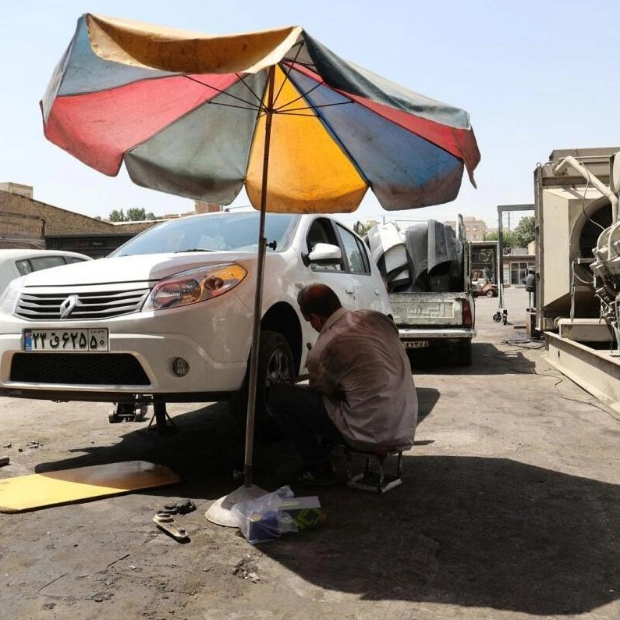 Iran Shuts Down Banks and Govt. Offices Amid Extreme Heatwave