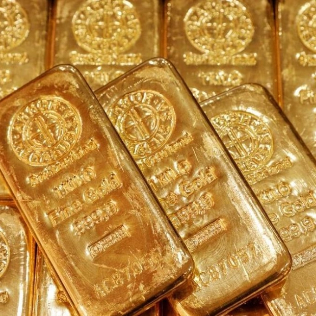 Gold Prices Expected to Surge Amid Geopolitical Tensions and Rate Cuts