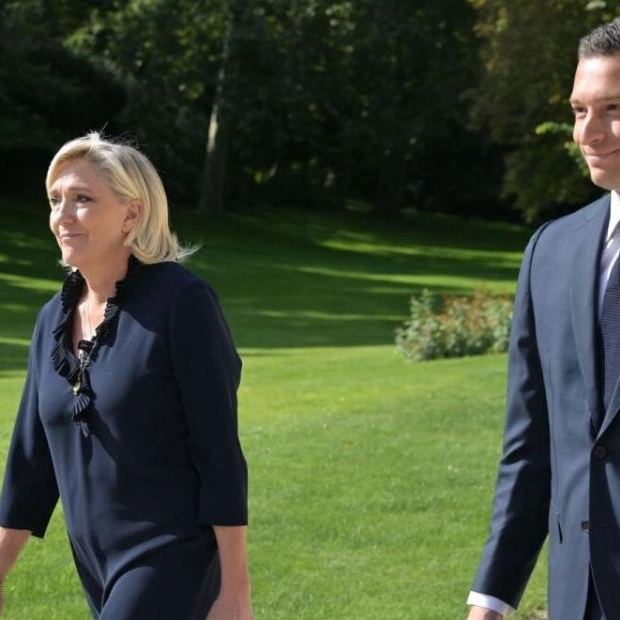 Macron Hosts Le Pen Amid Pressure to Appoint Prime Minister