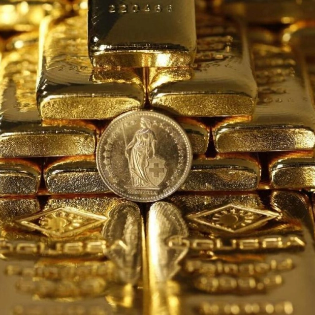 Gold Prices Soar to Record High Amid Rate Cut Expectations