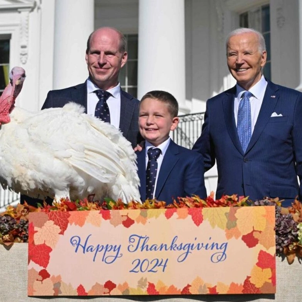 Joe Biden Pardons Thanksgiving Turkeys Peach and Blossom