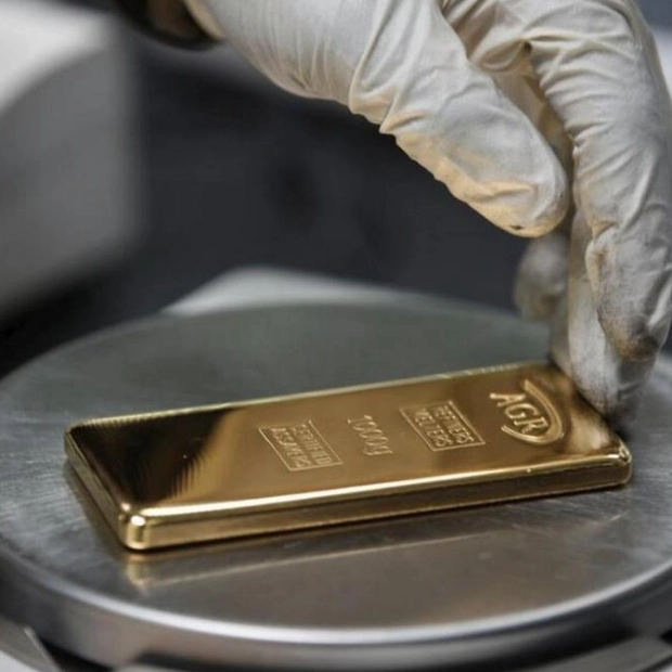 Gold Prices Dip in Dubai Market Opening on Friday