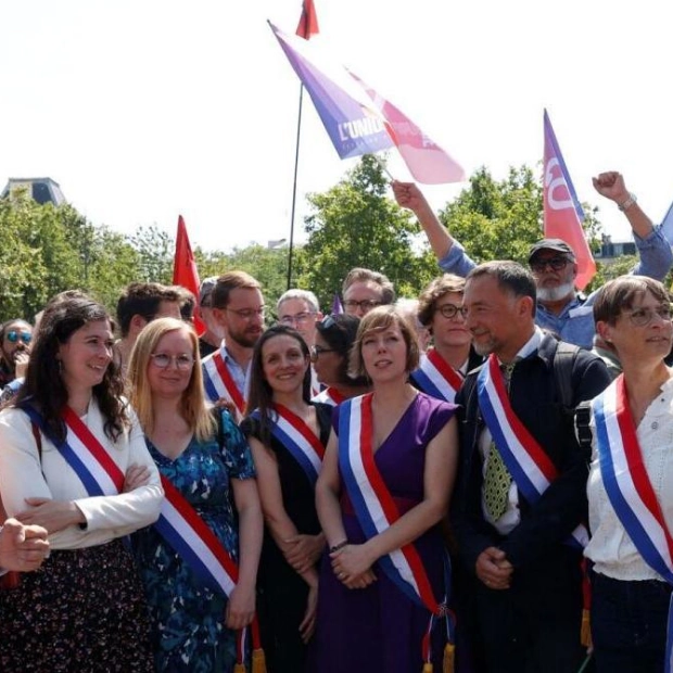 Fragmented French Parliament Elects New President Amid Political Uncertainty