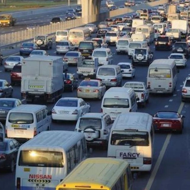 Road Accident on Sheikh Zayed Road: Dubai Police Alert