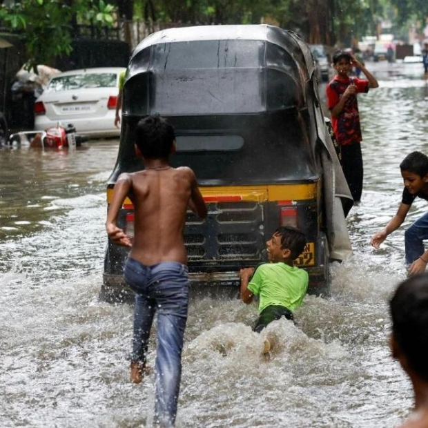 Mumbai Police Urges Citizens to Stay Indoors Amid Heavy Rainfall