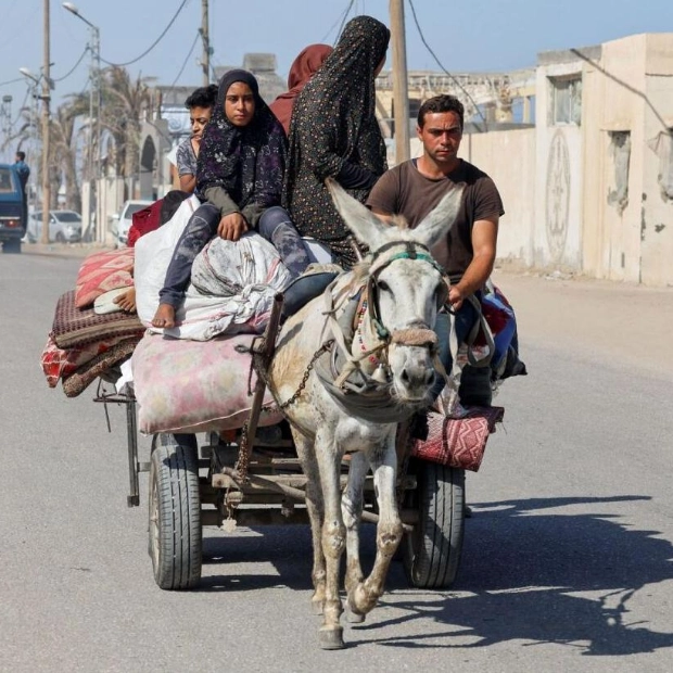 Gaza City Residents Flee as Israeli Tanks Deepen Incursion