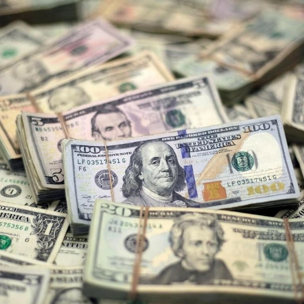 Dollar Near Two-Week High Ahead of Key Economic Data