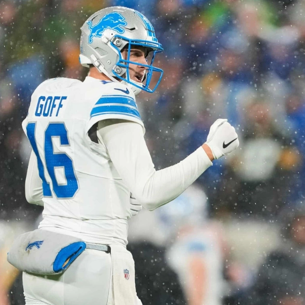 Detroit Lions Dominate in Stormy Lambeau Showdown