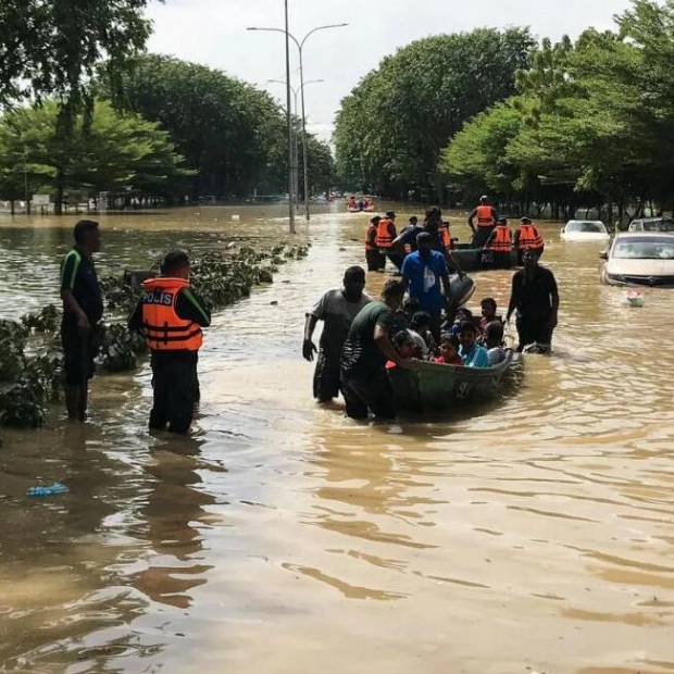 Over 122,000 Evacuated as Floods Ravage Malaysia