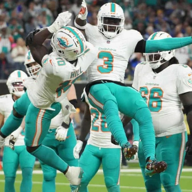 Miami Dolphins Show Grit in 23-15 Win Over Rams