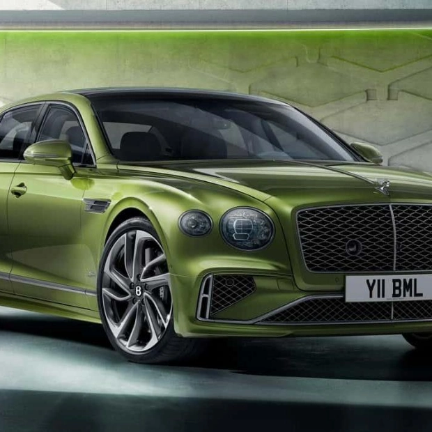 Bentley's 2025 Flying Spur: A Hybrid Powerhouse Replaces the Iconic W-12