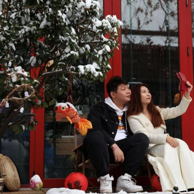 China Sees Drop in Marriage Registrations Amid Population Concerns