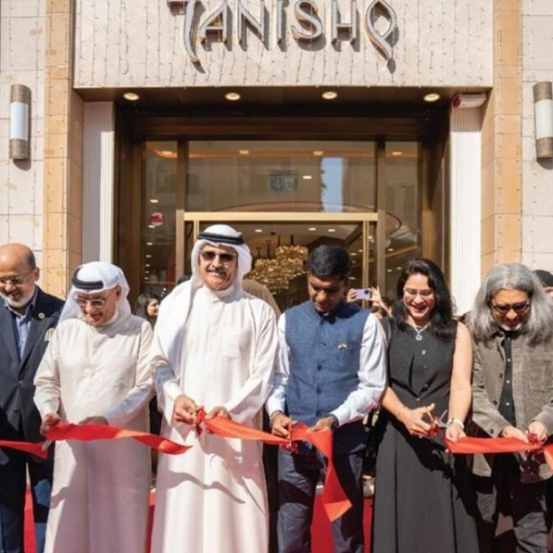 Tanishq Opens Flagship Boutique in Dubai Gold Souk Extension