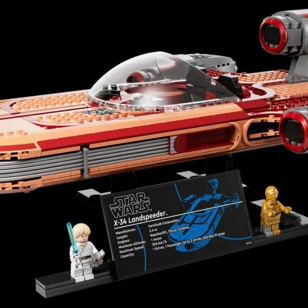 Stellar Deal: Luke Skywalker's Landspeeder X-34 Lego Kit