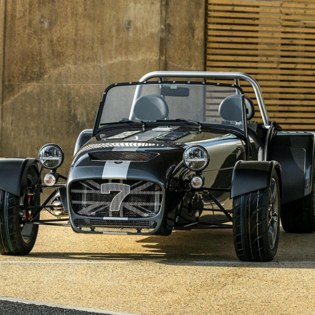 Caterham Seven CSR Twenty: Самый дорогой спорткар компании