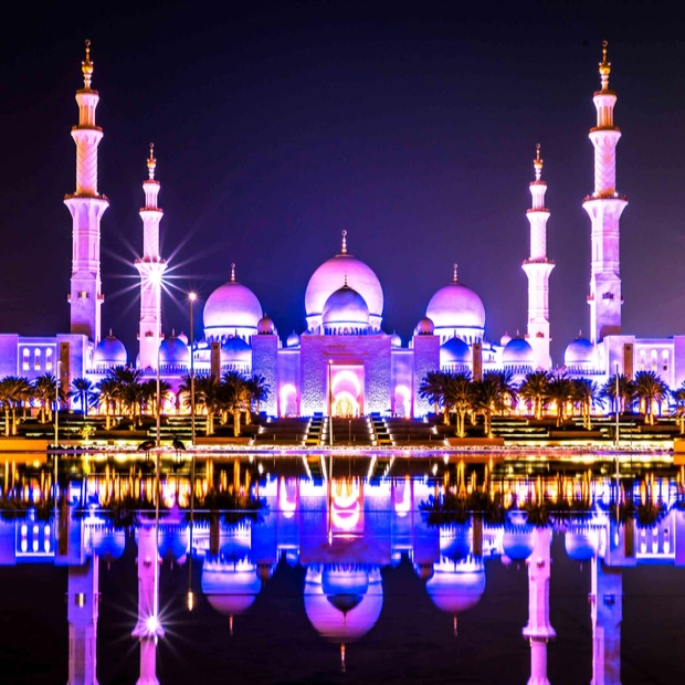 Современная мечеть шейха Зайда в Абу-Даби - рассказываем про одну из самых больших мечетей в мире