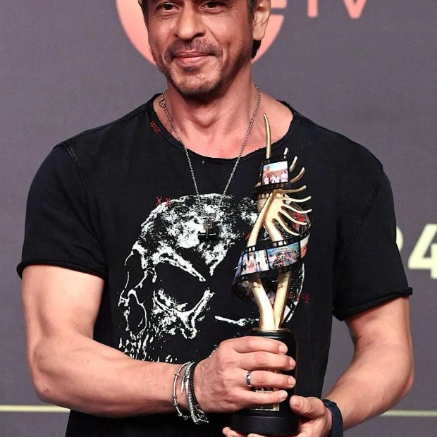 Shah Rukh Khan Returns as IIFA Awards 2024 Host