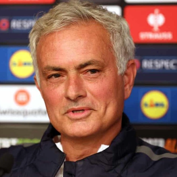 Mourinho Jokingly Eyes Fourth Premier League Medal