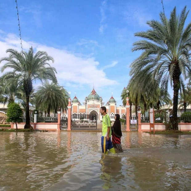 Flooding Forces Over 30,000 to Flee Homes in Southern Thailand