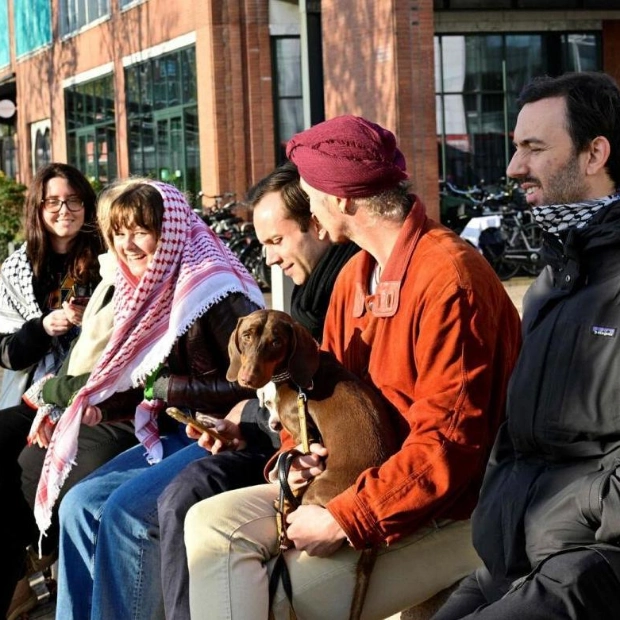 Pro-Palestinian Protesters Gather as Amsterdam Mayor Meets City Council