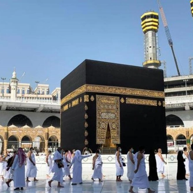 Dubai Awqaf Sponsors Umrah for 80 Low-Income Individuals