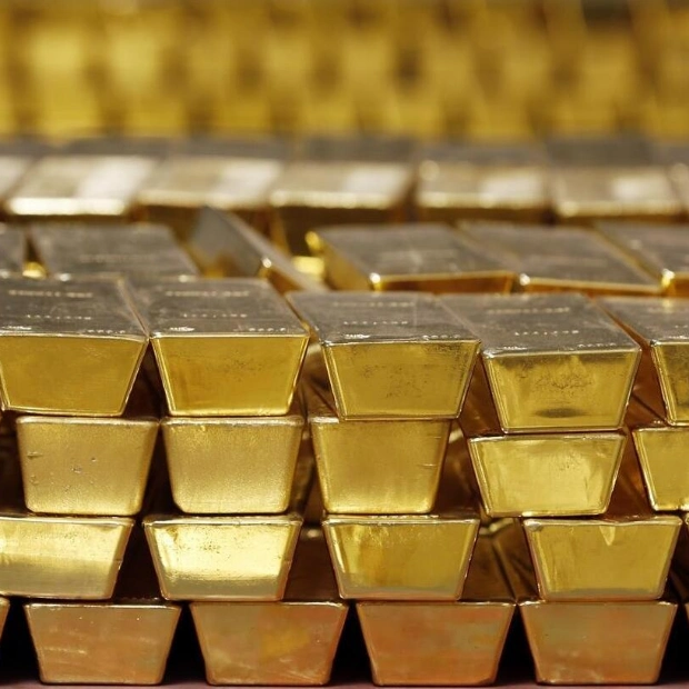 Gold Prices Fall as Stronger Dollar and Inflation Data Loom