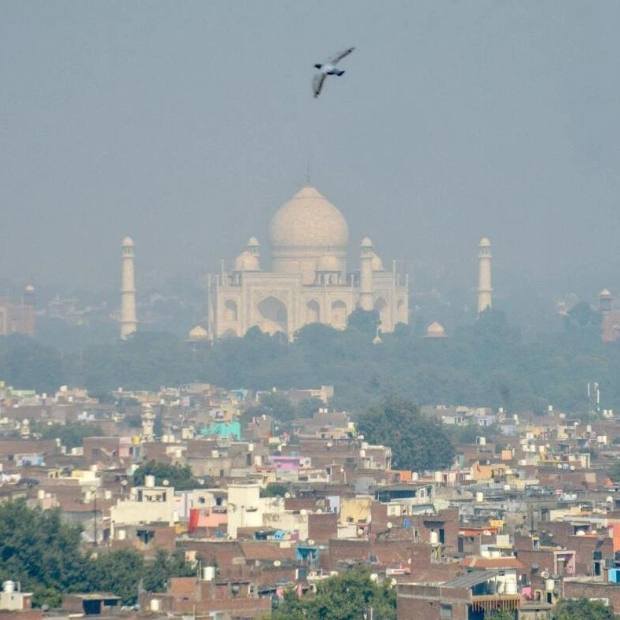 Toxic Smog Engulfs India's Iconic Monuments and Cities