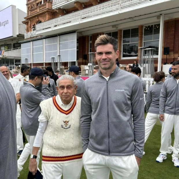 James Anderson Meets 82-Year-Old Cricket Enthusiast Freddy Sidhwa