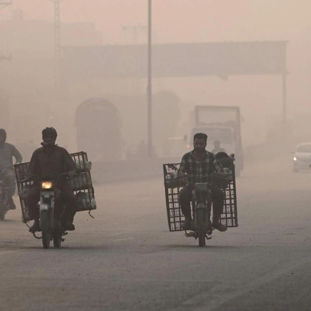 Record High Smog Levels Choke Lahore