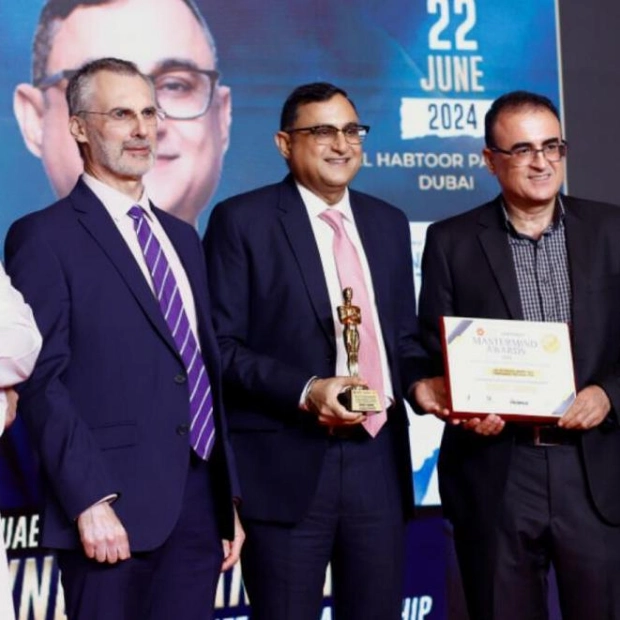 Navneet Kampani Wins UAE Authors Award 2024 for "Unmasking the Real You"