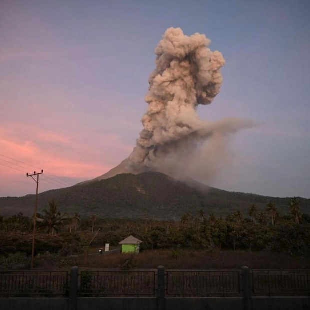 Indonesian Volcano Erupts, Six Dead