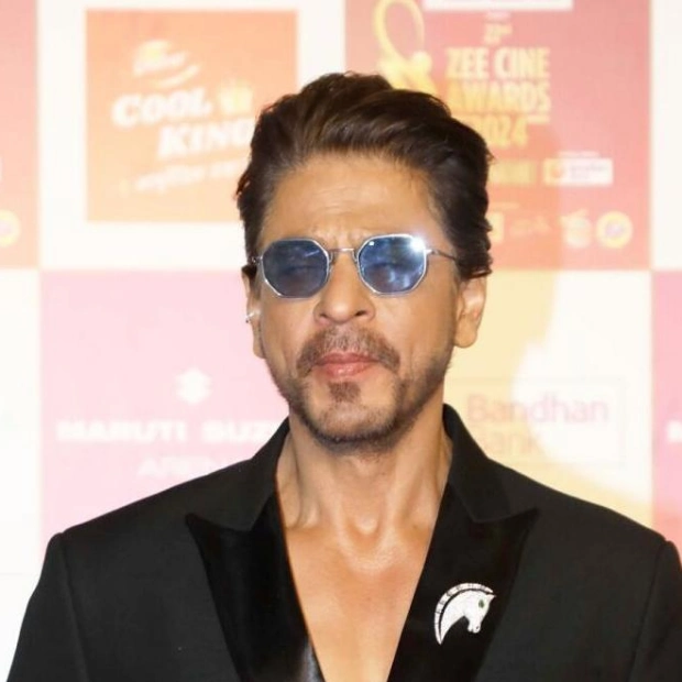 Shah Rukh Khan to Host IIFA Awards in Abu Dhabi