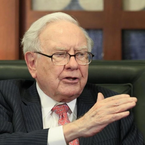 Warren Buffett Cautious on Stocks, Berkshire Hathaway Holds Massive Cash