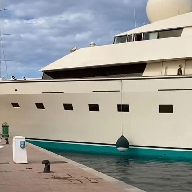 Benetti Superyacht Kingdom 5KR Crashes into Quay in Tunisia