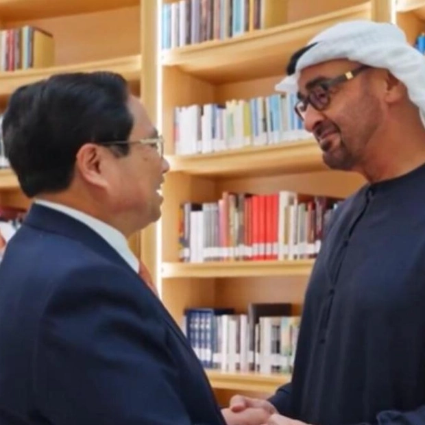 President Sheikh Mohamed Meets Vietnamese Prime Minister