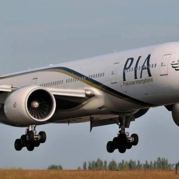 PIA Flight Attendant Caught Smuggling Foreign Currency at Airport