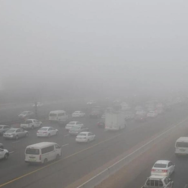 Red Alert Issued for Fog in Abu Dhabi: Motorists Urged to Exercise Caution