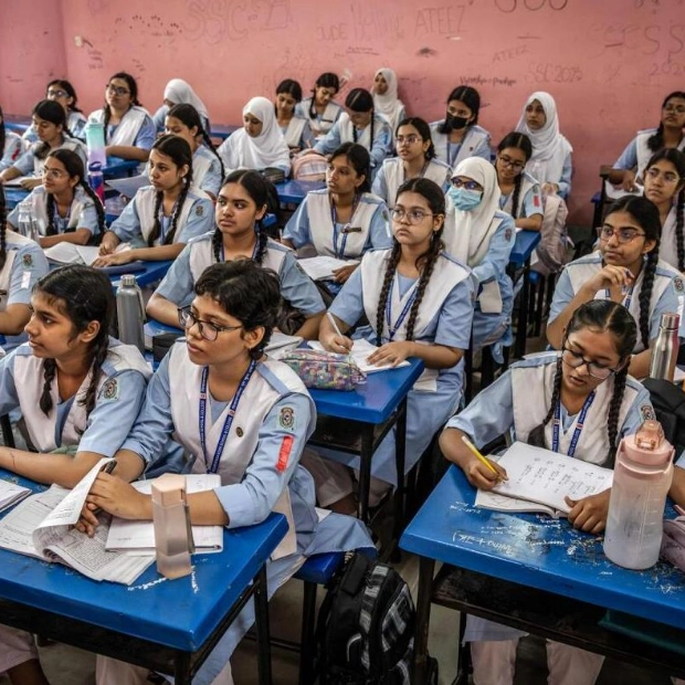 Bangladesh Students Return to School After Protests