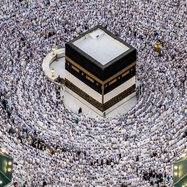 Annual Haj Pilgrimage Begins: A Million Muslims to Participate