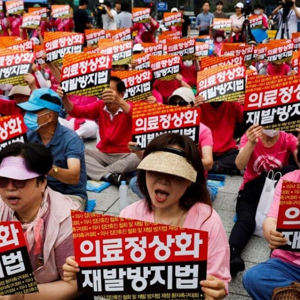 South Korea Abandons Plan to Suspend Striking Trainee Doctors' Licenses