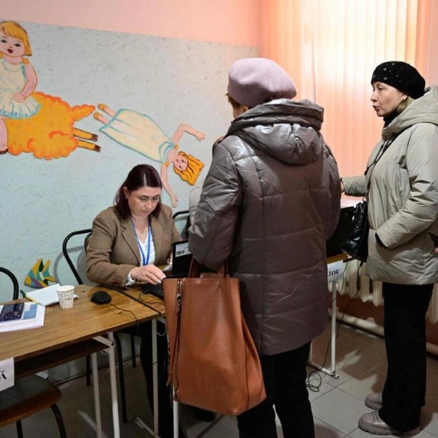 Moldovans Vote on EU Membership Amidst Political Tensions