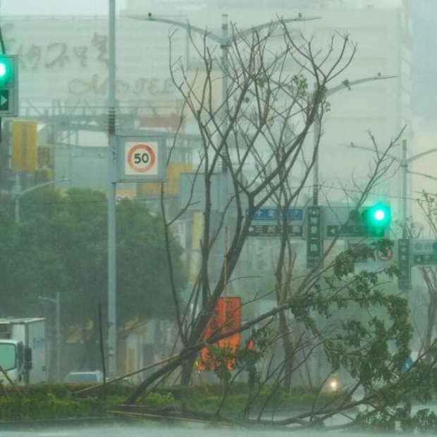 Weakened Typhoon Krathon Hits Taiwan, Causes Disruptions